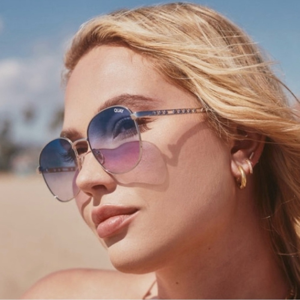 Quay Australia Jezabell Links sunglasses in silver blue